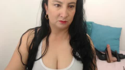 Snapshot of anamaria288 chatting on 09/23/25, 12:19 anamaria288 online show from 09/23/25, 12:19