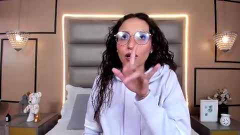 Ana Maria  online show from 07/15/26, 09:31