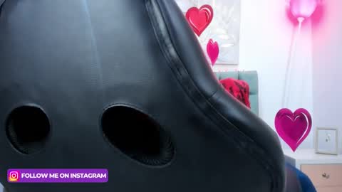 Snapshot of anamariiarios chatting on 02/13/25, 08:34 Ana Maria online show from 02/13/25, 08:34