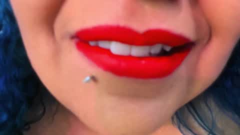 Snapshot of anamariiarios chatting on 02/24/25, 11:09 Ana Maria online show from 02/24/25, 11:09