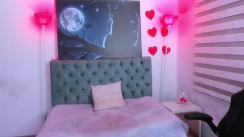 Snapshot of anamariiarios chatting on 02/25/25, 05:19 Ana Maria online show from 02/25/25, 05:19