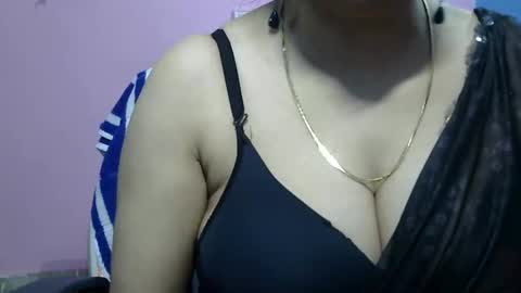Snapshot of anamika794088 chatting on 12/23/24, 01:45 anamika794088 online show from 12/23/24, 01:45