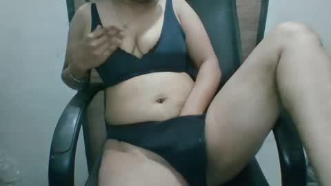 Snapshot of anamikaa_love chatting on 04/09/26, 05:07 Anamika online show from 04/09/26, 05:07