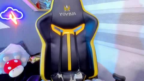 Snapshot of anapola_ chatting on 12/27/24, 03:31 ana online show from 12/27/24, 03:31