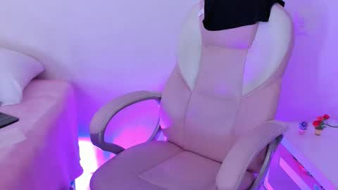 Anastacia online show from 12/22/25, 01:24