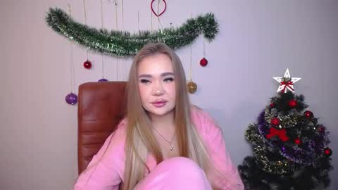 anastacyyellig online show from 12/15/25, 10:36