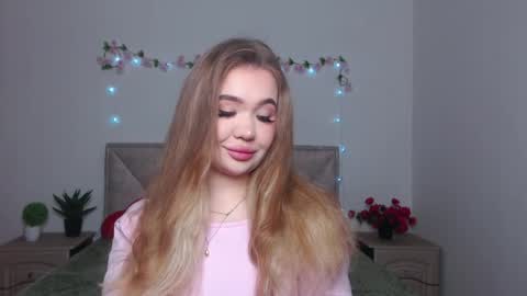 anastacyyellig online show from 04/19/26, 08:44