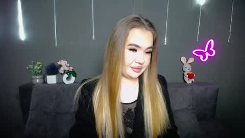anastacyyellig online show from 04/22/26, 08:10