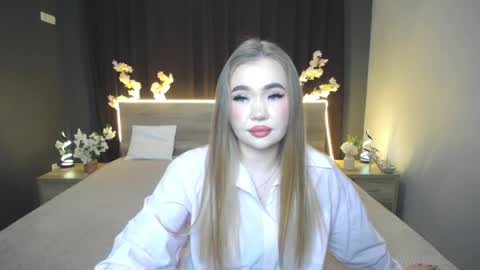 anastacyyellig online show from 04/23/26, 08:22