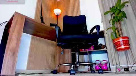 Snapshot of anastasia_snape chatting on 10/31/25, 10:49 anastasia_snape online show from 10/31/25, 10:49