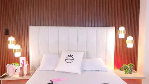 Snapshot of anastasia_steelegb chatting on 10/23/25, 12:26 Mia online show from 10/23/25, 12:26