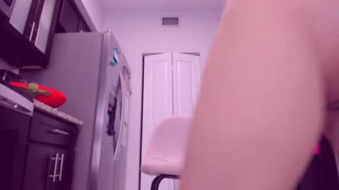 Snapshot of anastasiabeyond chatting on 12/15/25, 01:10 Anastasia Beyond online show from 12/15/25, 01:10