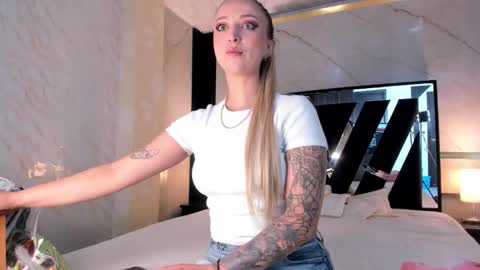 Snapshot of anastasiiabelov chatting on 03/21/26, 12:43 Anastasia online show from 03/21/26, 12:43