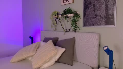 Kendra  online show from 04/09/26, 10:09