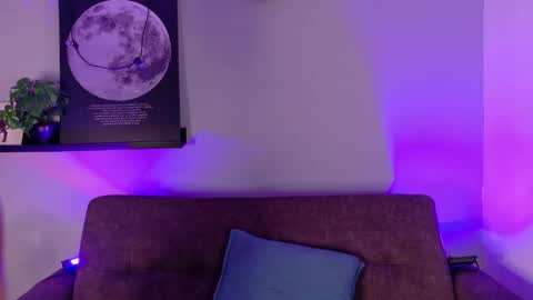 Kendra  online show from 04/17/26, 10:07