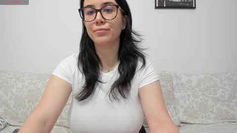 Snapshot of anayscaandy chatting on 05/23/26, 04:07 Andreea online show from 05/23/26, 04:07