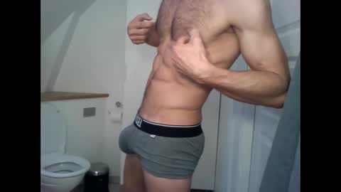 Snapshot of and_andys chatting on 10/05/25, 11:19 and_andys online show from 10/05/25, 11:19