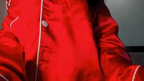 Snapshot of andanda2kk chatting on 02/18/26, 11:01 Layla online show from 02/18/26, 11:01