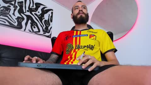Snapshot of anders_x chatting on 03/08/25, 09:51 Andrs - online show from 03/08/25, 09:51