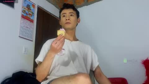 Snapshot of andie_bigdick chatting on 02/23/25, 07:49 andie Send your love who needs it online show from 02/23/25, 07:49