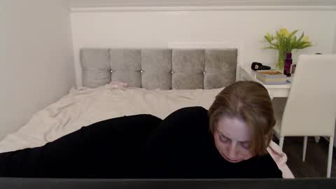 Snapshot of andorphina chatting on 01/19/26, 04:38 Andorphin online show from 01/19/26, 04:38