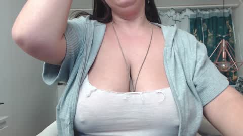 Snapshot of andrahart_ chatting on 01/09/25, 03:04 AndraHart online show from 01/09/25, 03:04
