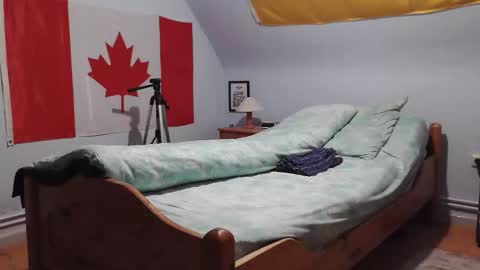 Snapshot of andre124231 chatting on 10/18/25, 08:20 Andre online show from 10/18/25, 08:20