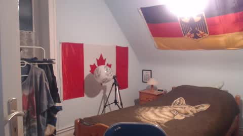 Snapshot of andre124231 chatting on 10/30/25, 06:41 Andre online show from 10/30/25, 06:41