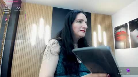 Cloe online show from 12/19/25, 03:46