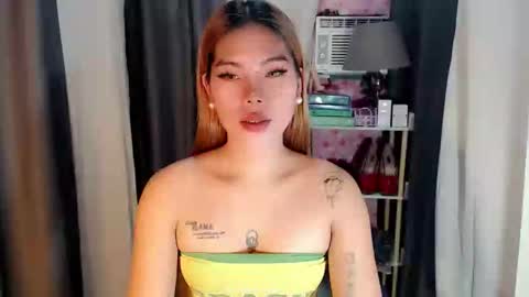 andrea06121998 online show from 04/06/26, 12:39