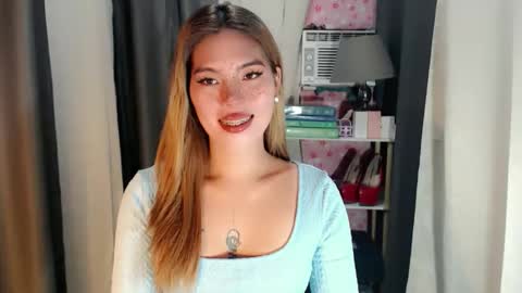 andrea06121998 online show from 05/25/26, 02:56