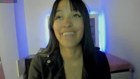 Snapshot of andrea_brunette_ chatting on 09/24/25, 01:25 andrea_brunette_ online show from 09/24/25, 01:25