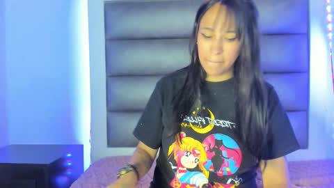Snapshot of andrea_brunette_ chatting on 10/15/25, 01:39 andrea_brunette_ online show from 10/15/25, 01:39