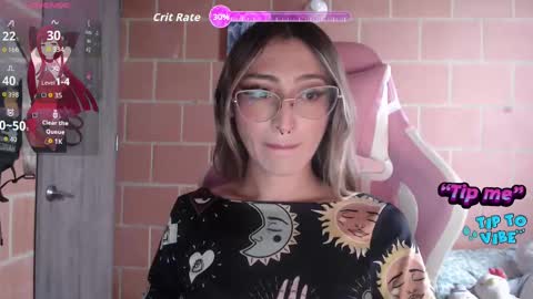 Snapshot of andrea_camila chatting on 11/19/25, 12:16 Andrea online show from 11/19/25, 12:16