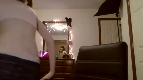 Snapshot of andrea_davenport chatting on 12/08/24, 03:32 andrea online show from 12/08/24, 03:32