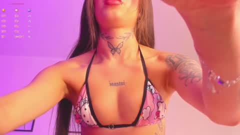 Snapshot of andrea_flow chatting on 02/25/25, 02:22 Andrea online show from 02/25/25, 02:22