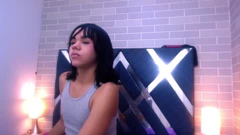 Snapshot of andrea_gill_ chatting on 02/13/25, 12:00 Andres Gil online show from 02/13/25, 12:00