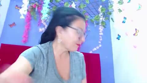 Snapshot of andrea_lopezcm chatting on 09/11/25, 10:59 ANDREA LOPEZ online show from 09/11/25, 10:59