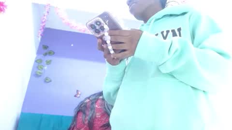 Snapshot of andrea_lopezcm chatting on 11/20/25, 11:32 ANDREA LOPEZ online show from 11/20/25, 11:32