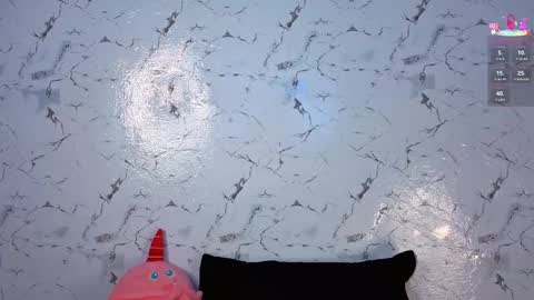 Snapshot of andrea_miller1 chatting on 09/22/25, 05:09 Andrea online show from 09/22/25, 05:09