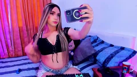 Snapshot of andrea_stormy chatting on 02/06/26, 01:25 Andrea online show from 02/06/26, 01:25