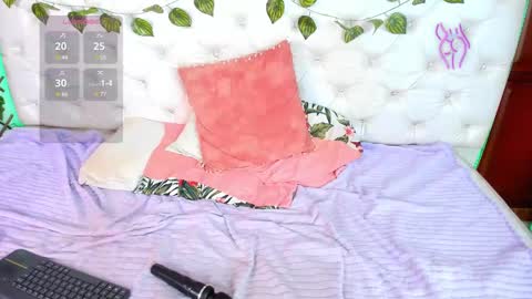 Snapshot of andrea_williams24 chatting on 12/26/24, 02:59 Naomi Andrea Daviss online show from 12/26/24, 02:59