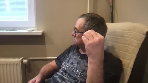 Snapshot of andreass60 chatting on 12/19/25, 08:10 andreass60 online show from 12/19/25, 08:10