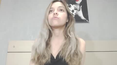 andreau 19 online show from 02/04/25, 05:12