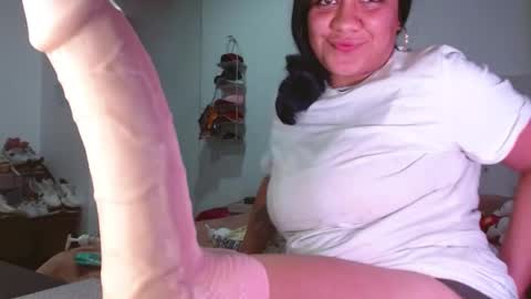 Snapshot of andrebigboobs chatting on 02/23/25, 12:51 Andre online show from 02/23/25, 12:51