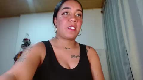 Snapshot of andrebigboobs chatting on 03/11/25, 12:33 Andre online show from 03/11/25, 12:33