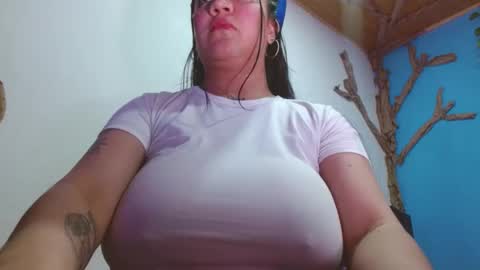 Snapshot of andrebigboobs chatting on 11/28/25, 12:13 Andre online show from 11/28/25, 12:13