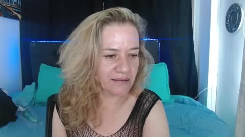 Snapshot of andreea_xx chatting on 02/13/26, 02:13 andreea_xx online show from 02/13/26, 02:13