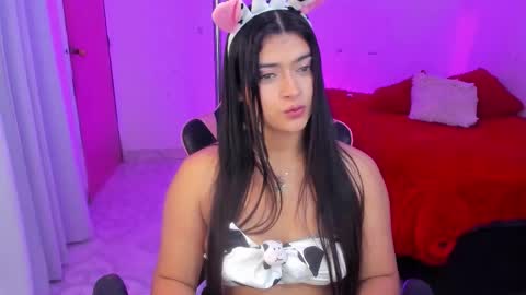 Snapshot of andreeart chatting on 02/23/26, 05:27 ig online show from 02/23/26, 05:27