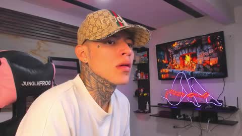 Snapshot of andrees_s chatting on 11/23/25, 07:46 andrees_s online show from 11/23/25, 07:46